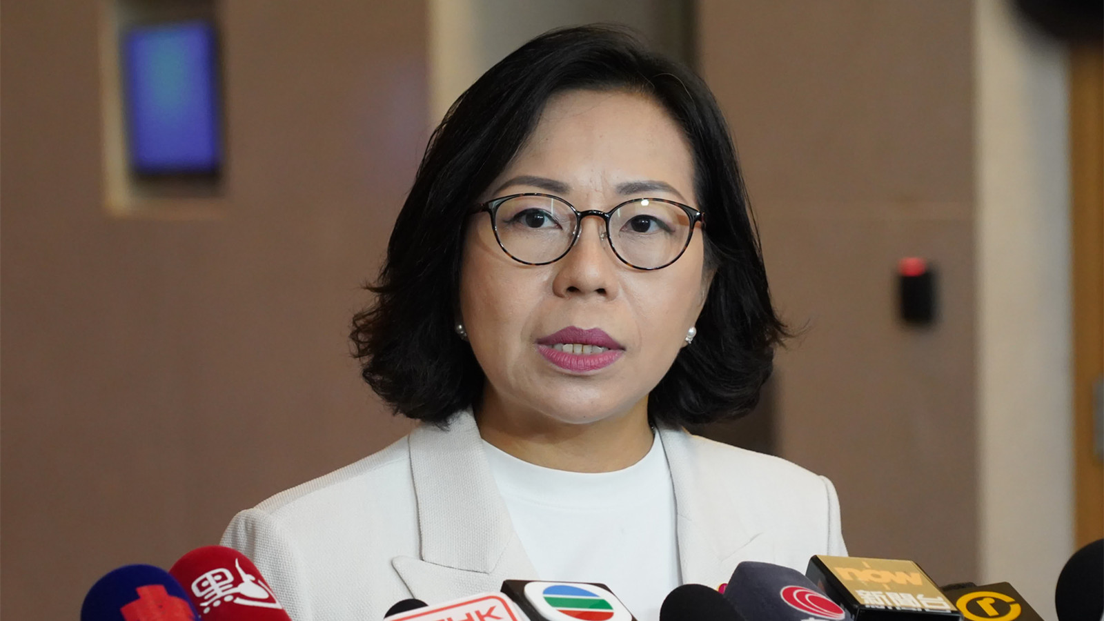 建築物管理條例再修訂-麥美娟-冀業主不必擔心有人持大量授權票