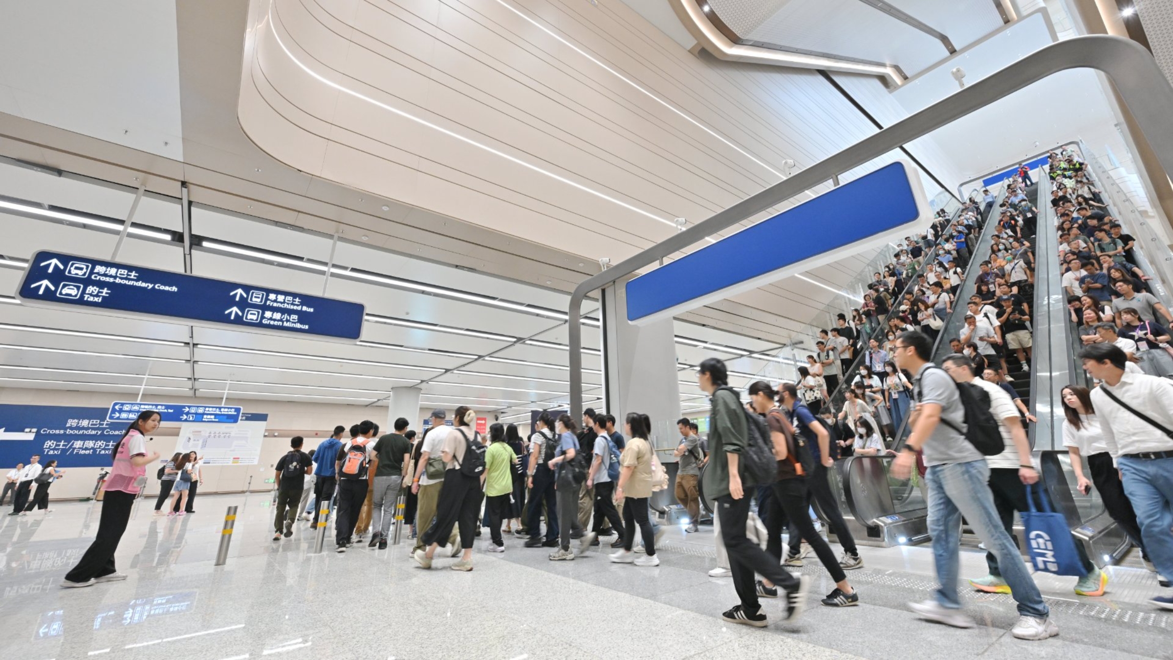 新皇崗口岸-港方口岸區舉行首次大型演練-測試人車流整體管理