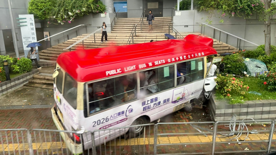 涉九龍城1死多傷車禍-小巴司機缺席聆訊遭頒拘捕令