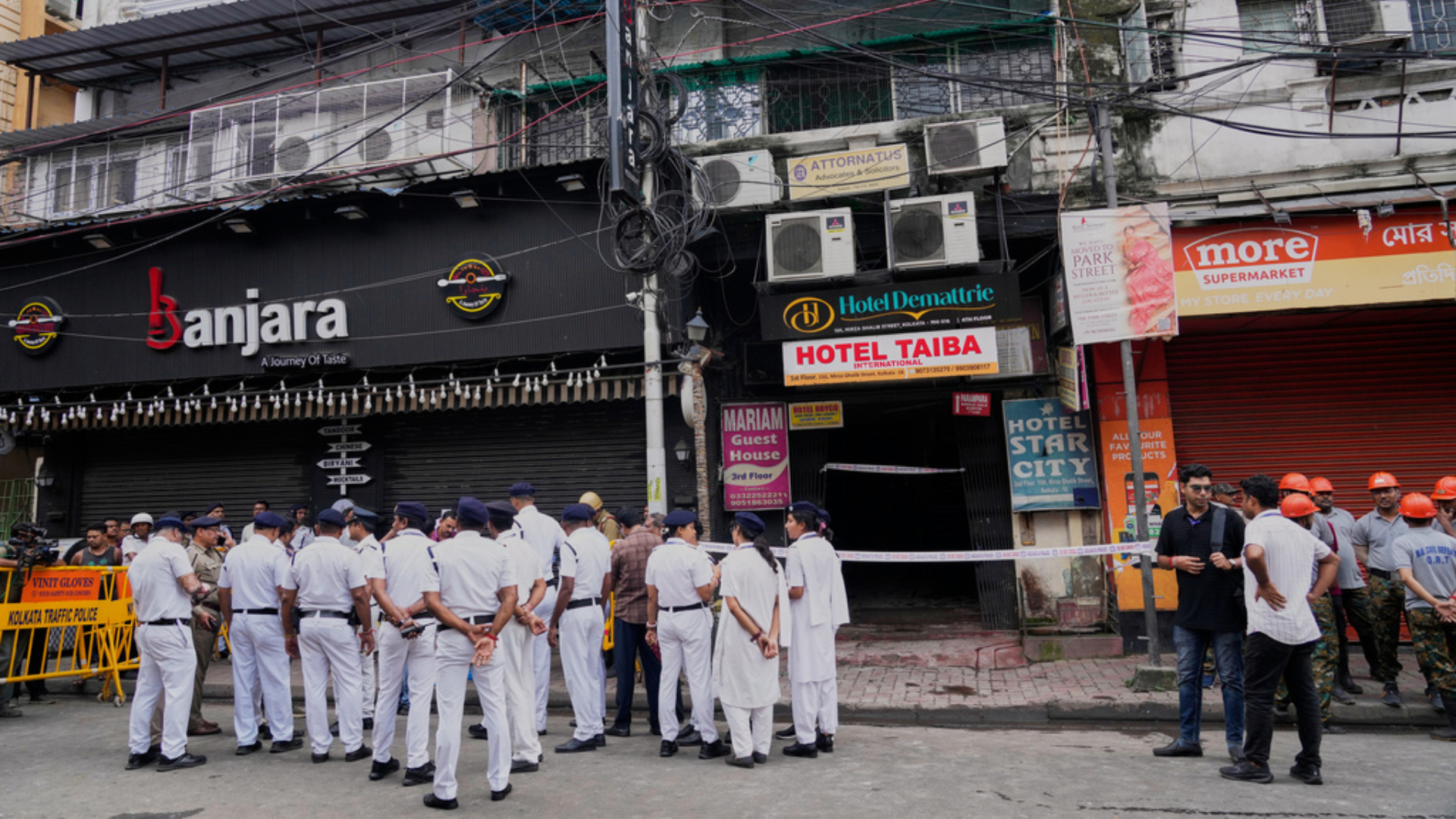 印度加爾各答一酒店大火已致9死-當局追捕酒店老闆及員工