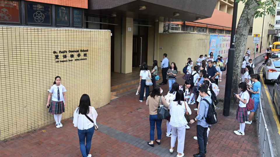 衞生署提醒家長-開學三寶--為子女報名健康檢查-牙科保健及打流感針