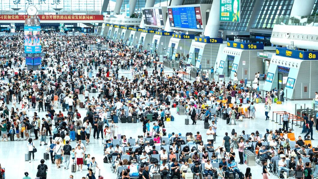 2026鐵路暑運-內地鐵路累計發送旅客9-54億人次-廣深港高鐵跨境客流增3-3