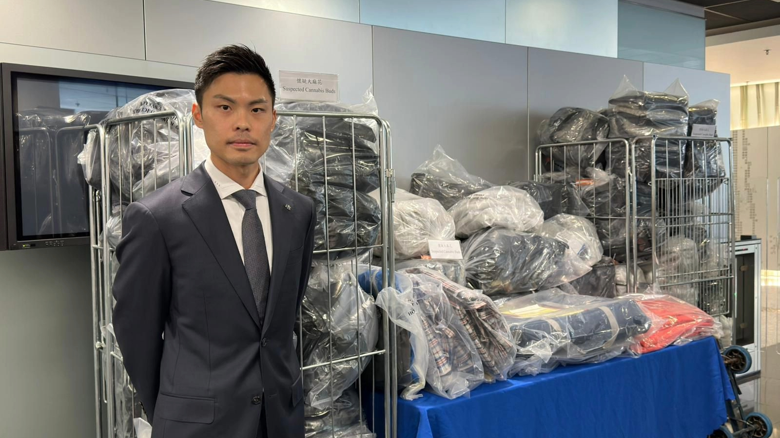 警方長沙灣搗破毒品儲存倉-拘兩男檢5700萬元大麻花