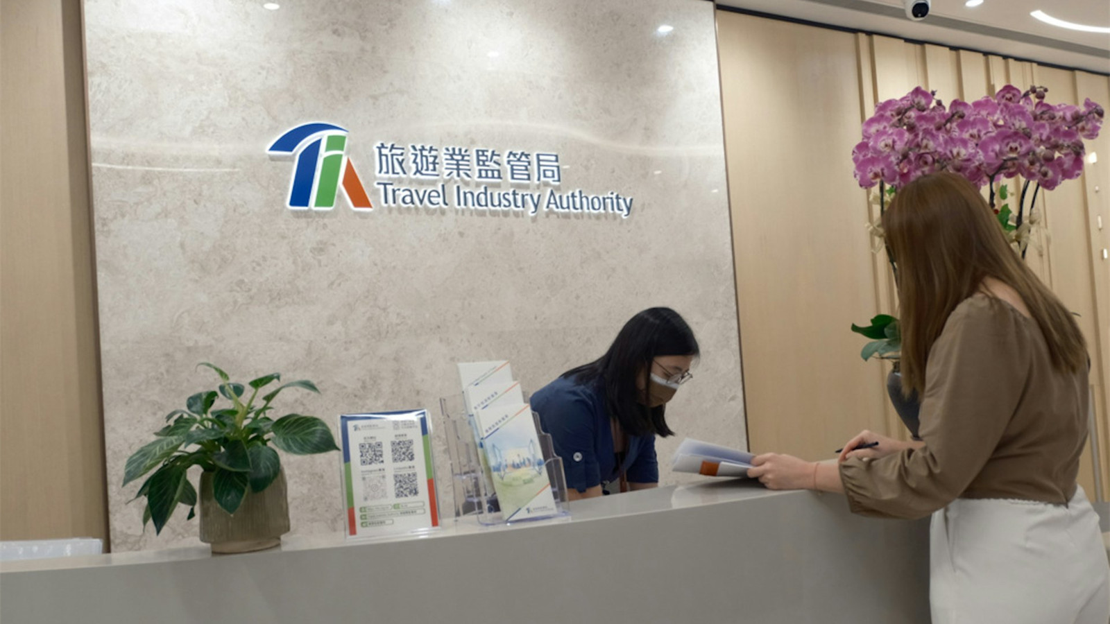 兩旅行社及一導遊涉強迫購物被釘牌-旅監局-國慶黃金周期間加強巡查