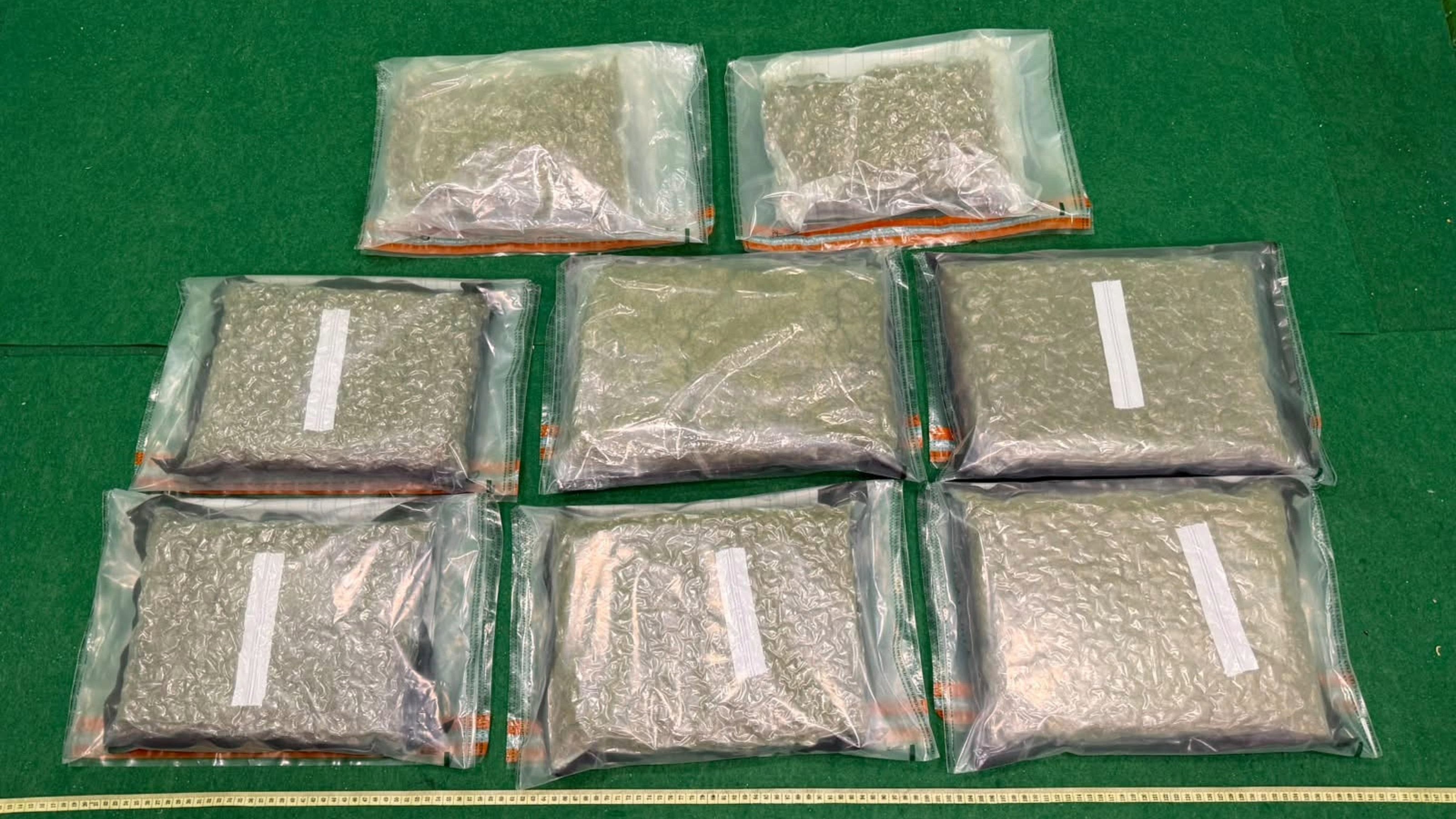 海關機場破獲兩宗行李藏毒案-檢獲市值180萬元懷疑大麻花