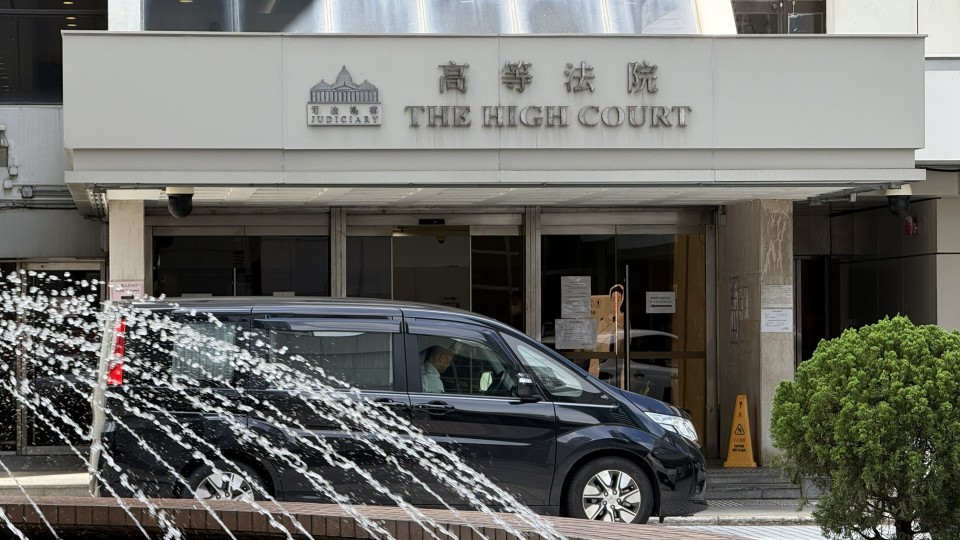 涉挪用逾6000萬元公款購名錶-上市公司CEO欺詐罪成囚10年8個月