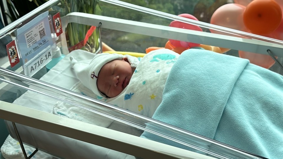 施政報告-2萬元新生嬰兒鼓勵金延長3年-子女免稅額提升至16萬元
