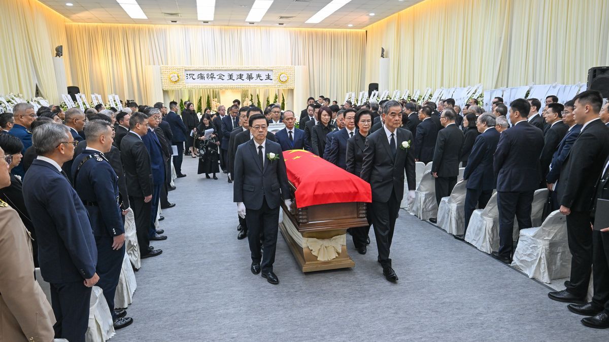 董建華公祭儀式舉行-中央領導通過各種形式表示沉痛哀悼並向親屬表示深切慰問