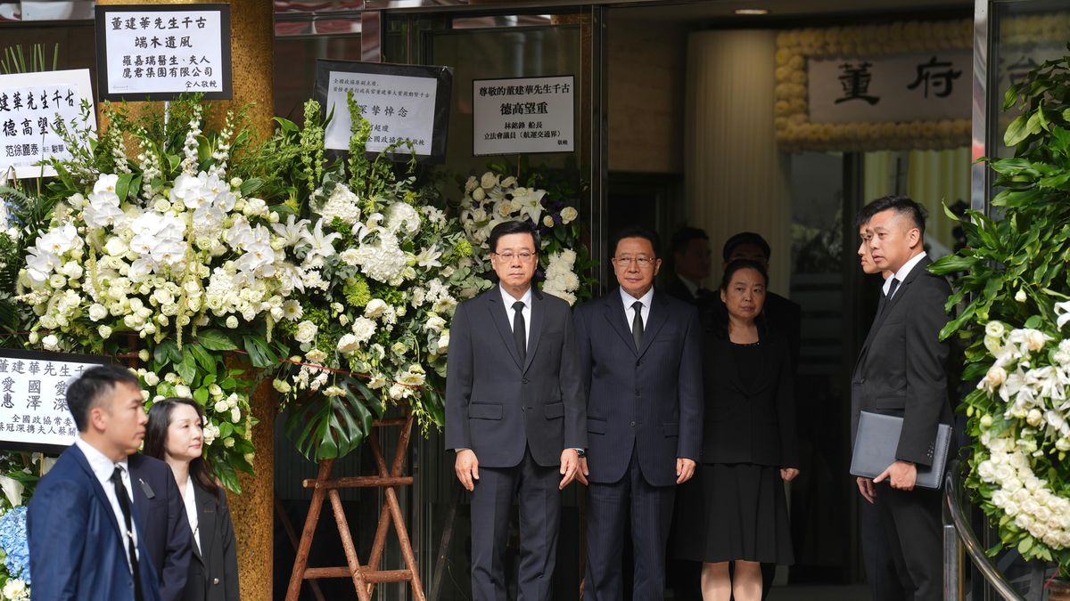 董建華公祭早上舉行-李家超到場