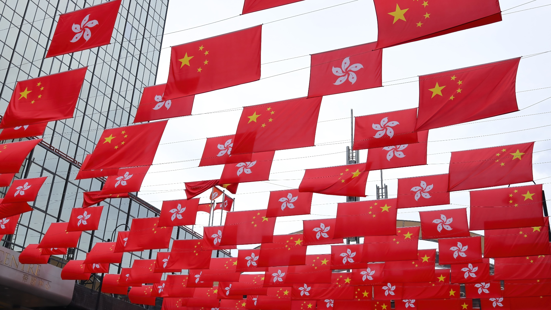 特區政府及各界推國慶特別優惠-港鐵送車票-睇戲半價-康樂設施免費開放
