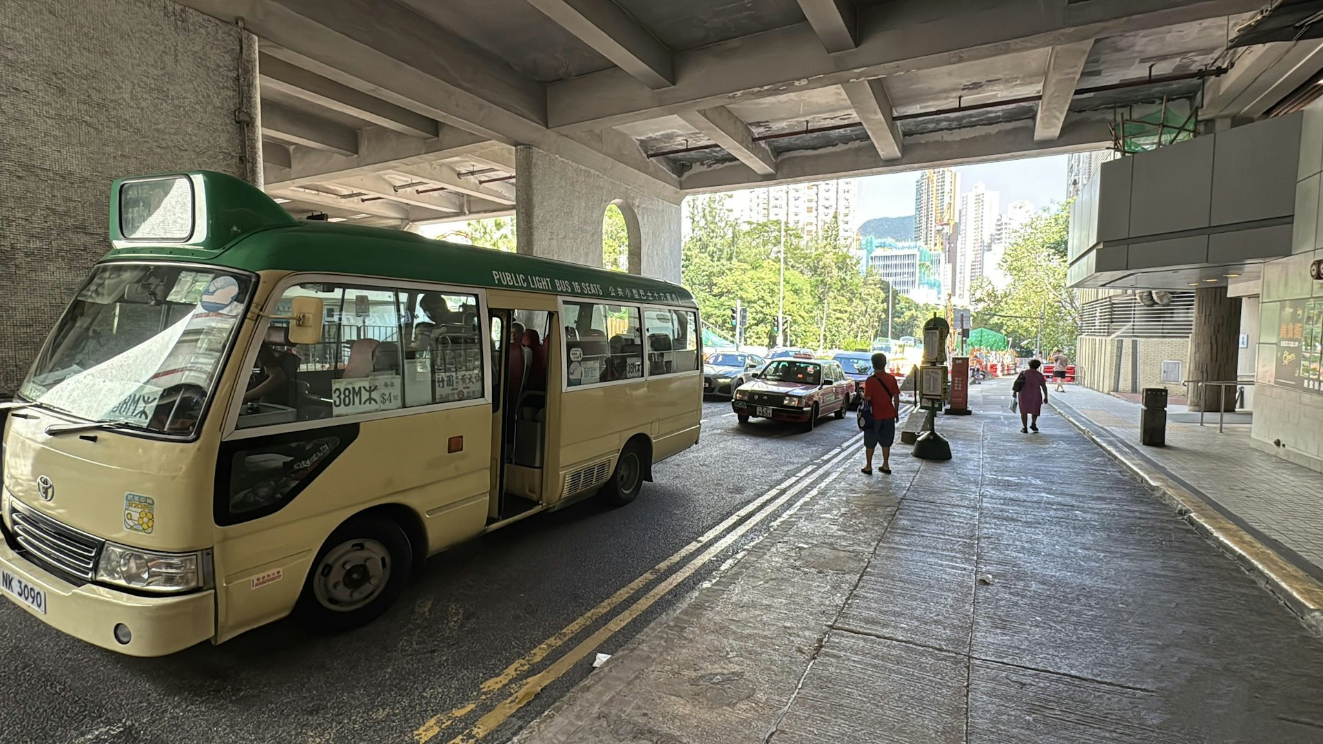 八旬翁黃大仙搭小巴上車跌傷留醫6日亡-子盼還原經過-司機涉危駕致死被捕
