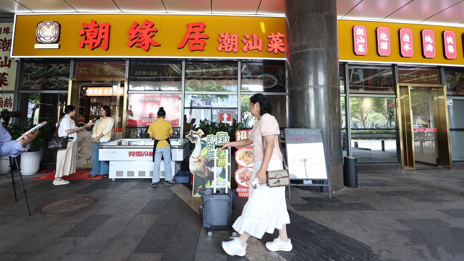 新皇崗口岸-深圳食肆看準商機提前開舖-料通關後生意多五成