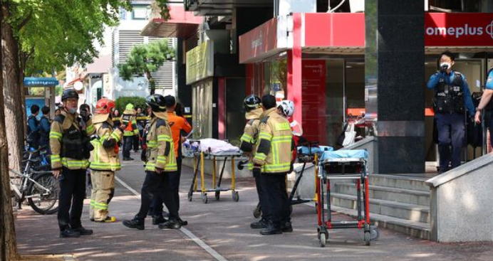 南韓仁川六旬漢在賣場揮刀傷人-8人受傷1人心臟驟停