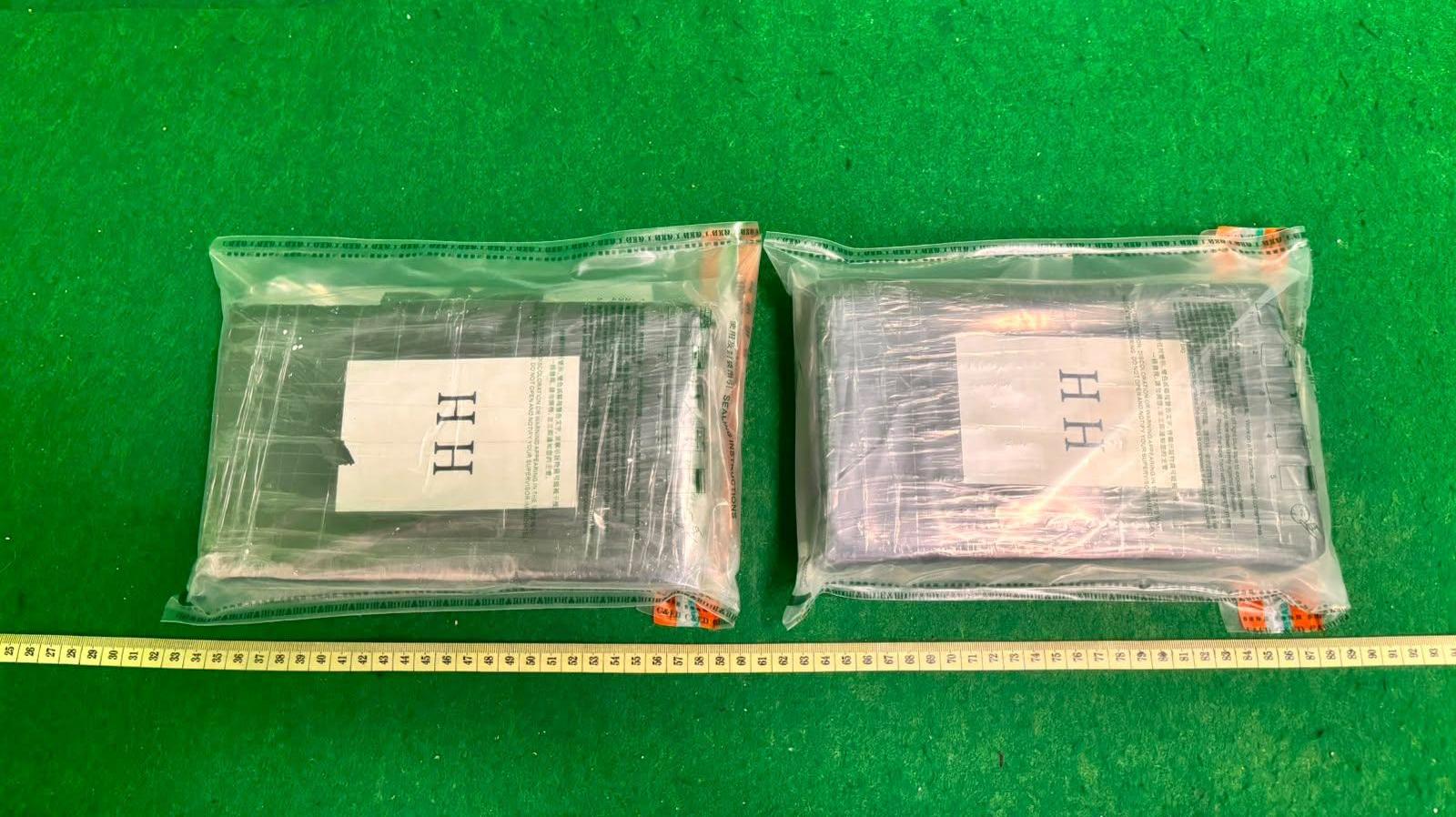 海關機場檢獲2-2公斤懷疑可卡因-39歲內地男被拘今提堂