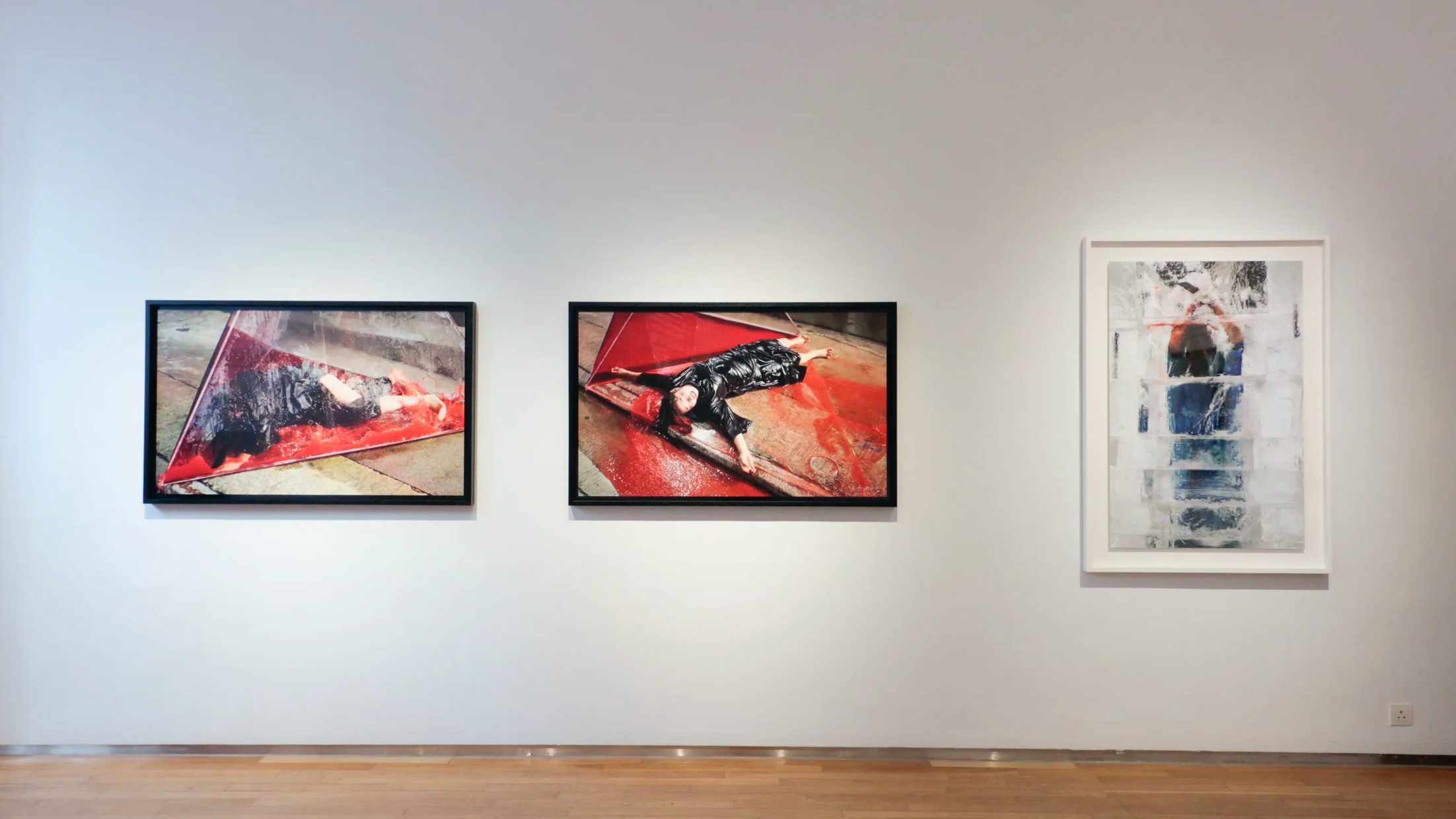 向自己的作品開槍-中國當代藝術家肖魯香港個展回顧創作歷程