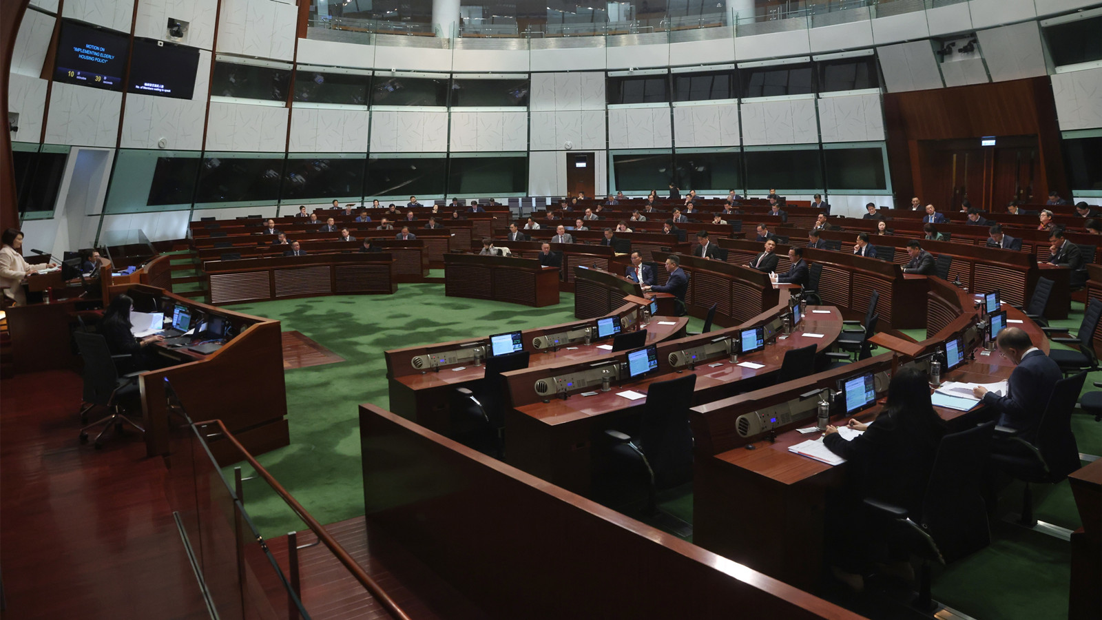立法會議員加薪近1-6--每月酬金逾11萬元