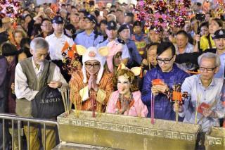 黃大仙祠-廿九晚9時起善信可入祠等上-頭炷香--屆時實施單向參神路線