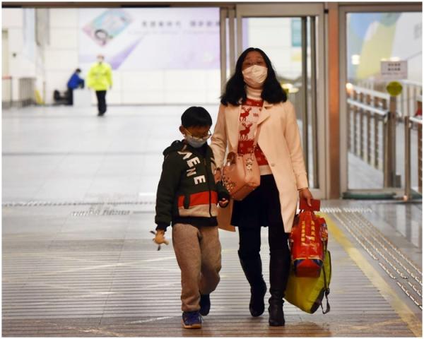 深圳灣早上入境人流疏落　母子凌晨前過關避過強制檢疫